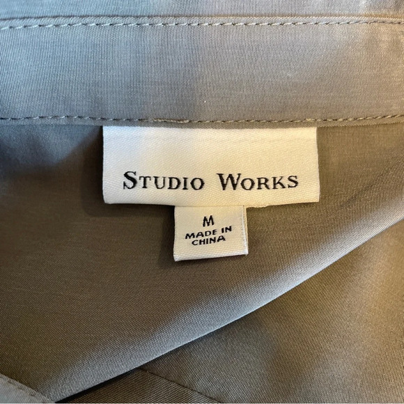 Studio Works Hunter Green Long Sleeve Blouse Women’s Size Medium NWT - Picture 3 of 4